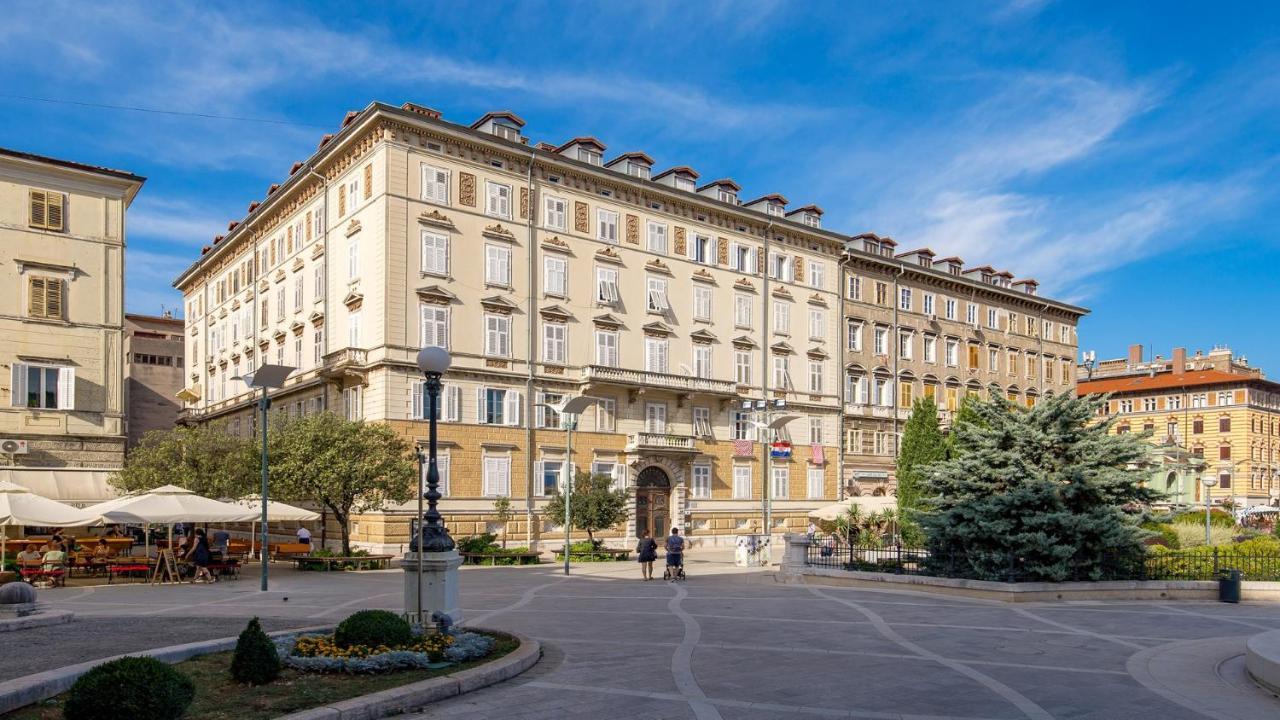 Apartments Art Teatro 里耶卡 外观 照片
